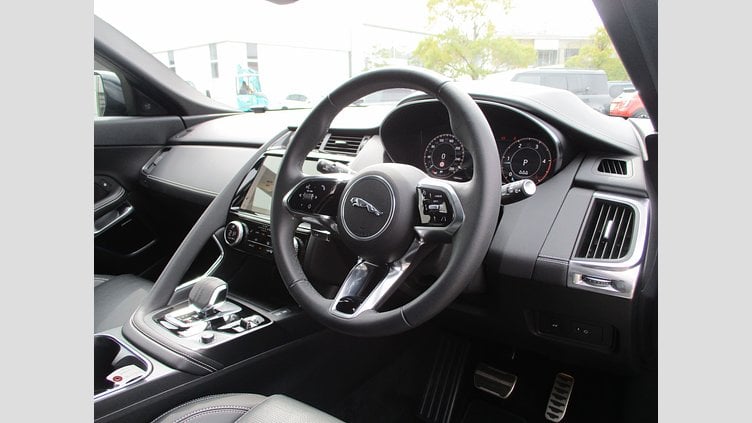 2024 認定中古車 Jaguar E-Pace ポルトフィーノブルー D200 AWD（オートマチック）MHEV R-DYNAMIC SE