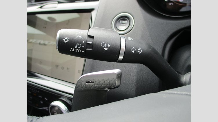 2024 認定中古車 Jaguar E-Pace ポルトフィーノブルー D200 AWD（オートマチック）MHEV R-DYNAMIC SE