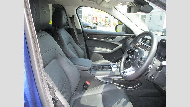 2021 認定中古車 Jaguar F-Pace ブルーファイアブルー P250 AWD（オートマチック） S