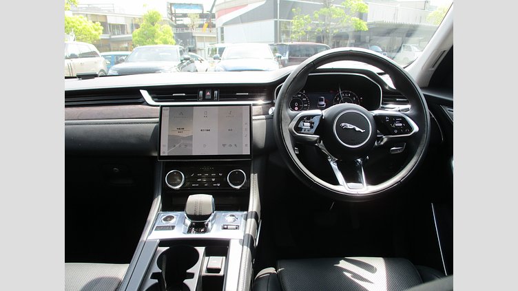2021 認定中古車 Jaguar F-Pace ブルーファイアブルー P250 AWD（オートマチック） S