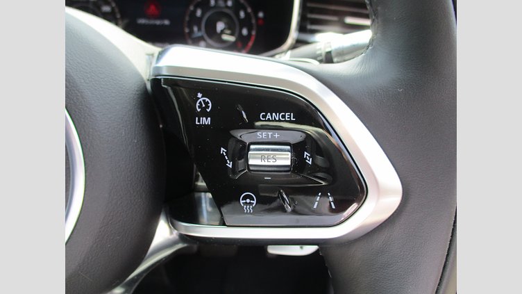 2021 認定中古車 Jaguar F-Pace ブルーファイアブルー P250 AWD（オートマチック） S