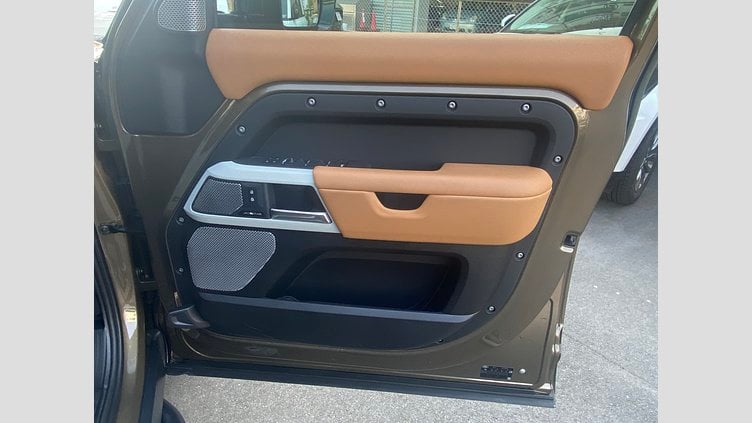 2023 認定中古車 Land Rover Defender 130 ゴンドワナストーン D300 AWD AUTOMATIC MHEV X-DYNAMIC HSE