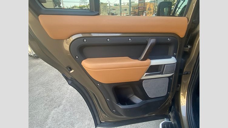 2023 認定中古車 Land Rover Defender 130 ゴンドワナストーン D300 AWD AUTOMATIC MHEV X-DYNAMIC HSE