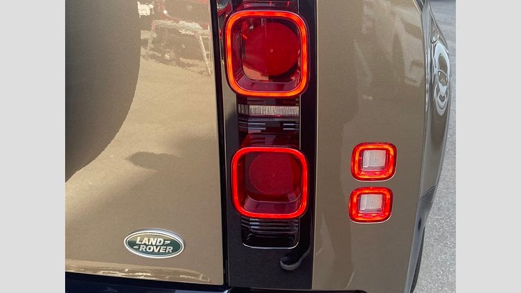 2023 認定中古車 Land Rover Defender 130 ゴンドワナストーン D300 AWD AUTOMATIC MHEV X-DYNAMIC HSE