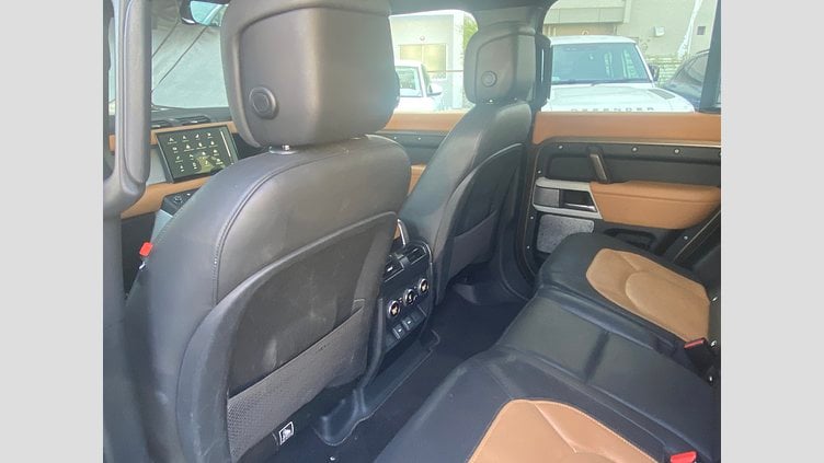 2023 認定中古車 Land Rover Defender 130 ゴンドワナストーン D300 AWD AUTOMATIC MHEV X-DYNAMIC HSE
