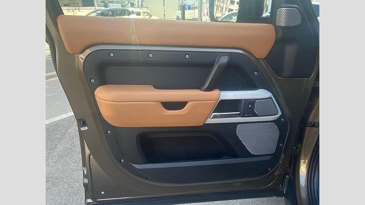 2023 認定中古車 Land Rover Defender 130 ゴンドワナストーン D300 AWD AUTOMATIC MHEV X-DYNAMIC HSE