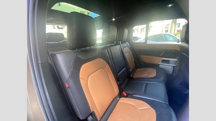 2023 認定中古車 Land Rover Defender 130 ゴンドワナストーン D300 AWD AUTOMATIC MHEV X-DYNAMIC HSE