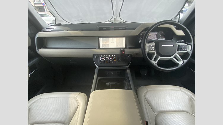 2022 認定中古車 Land Rover Defender 110 サントリーニブラック D300 AWD（AT） S