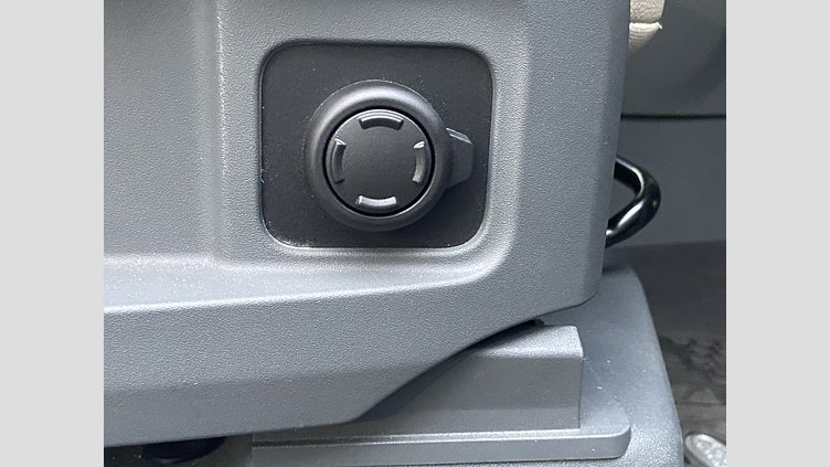 2022 認定中古車 Land Rover Defender 110 サントリーニブラック D300 AWD（AT） S