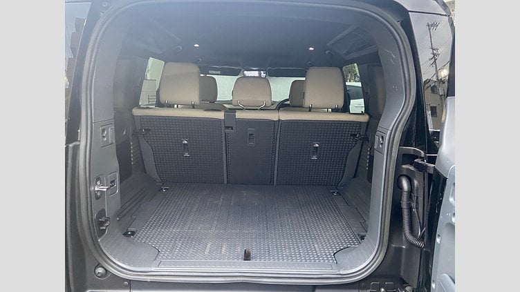 2022 認定中古車 Land Rover Defender 110 サントリーニブラック D300 AWD（AT） S