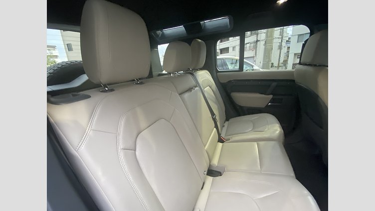 2022 認定中古車 Land Rover Defender 110 サントリーニブラック D300 AWD（AT） S