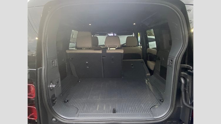 2022 認定中古車 Land Rover Defender 110 サントリーニブラック D300 AWD（AT） S
