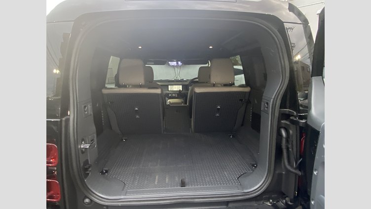 2022 認定中古車 Land Rover Defender 110 サントリーニブラック D300 AWD（AT） S