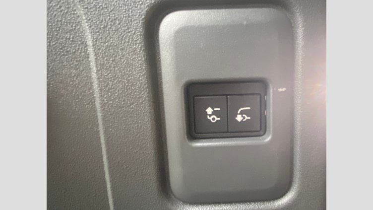 2022 認定中古車 Land Rover Defender 110 サントリーニブラック D300 AWD（AT） S