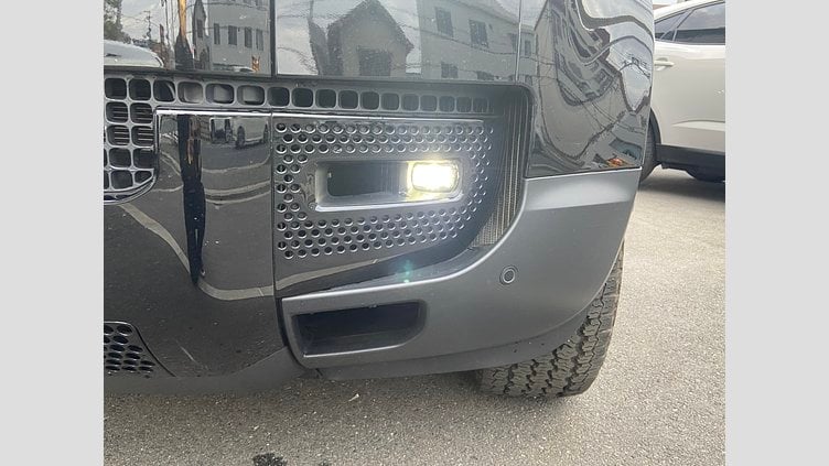 2022 認定中古車 Land Rover Defender 110 サントリーニブラック D300 AWD（AT） S