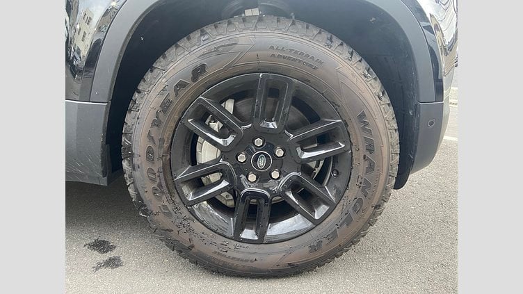 2022 認定中古車 Land Rover Defender 110 サントリーニブラック D300 AWD（AT） S