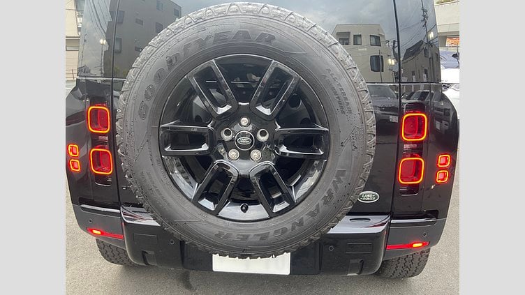 2022 認定中古車 Land Rover Defender 110 サントリーニブラック D300 AWD（AT） S