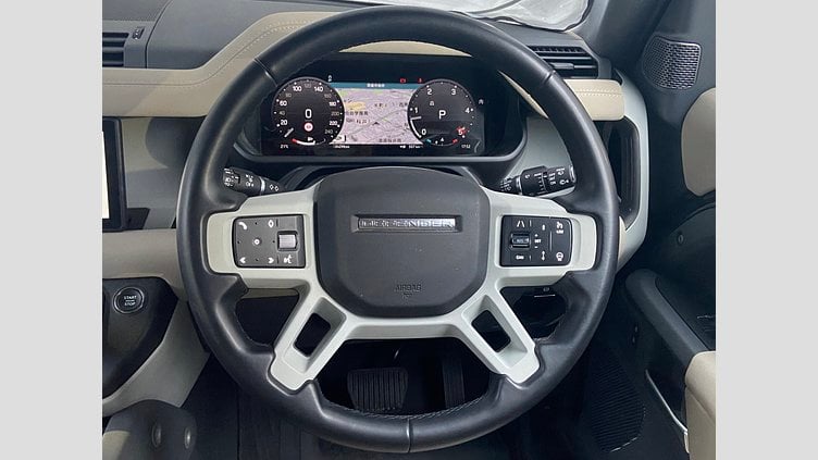 2022 認定中古車 Land Rover Defender 110 サントリーニブラック D300 AWD（AT） S