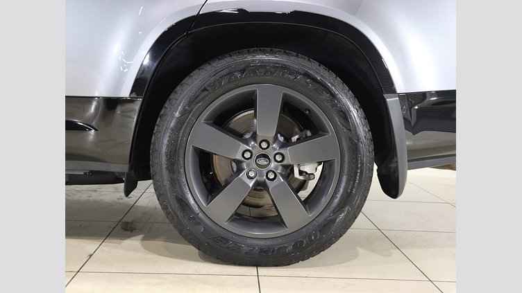 2023 認定中古車 Land Rover Defender 130 アイガーグレイ D300 AWD AUTOMATIC MHEV X-DYNAMIC HSE