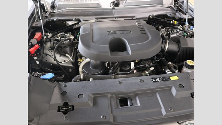 2023 認定中古車 Land Rover Defender 130 アイガーグレイ D300 AWD AUTOMATIC MHEV X-DYNAMIC HSE