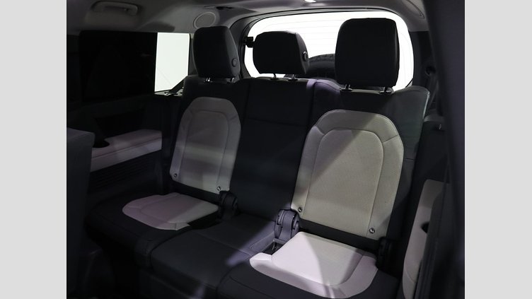 2023 認定中古車 Land Rover Defender 130 アイガーグレイ D300 AWD AUTOMATIC MHEV X-DYNAMIC HSE