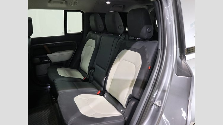 2023 認定中古車 Land Rover Defender 130 アイガーグレイ D300 AWD AUTOMATIC MHEV X-DYNAMIC HSE