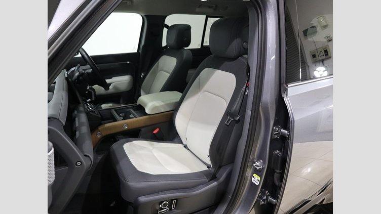 2023 認定中古車 Land Rover Defender 130 アイガーグレイ D300 AWD AUTOMATIC MHEV X-DYNAMIC HSE