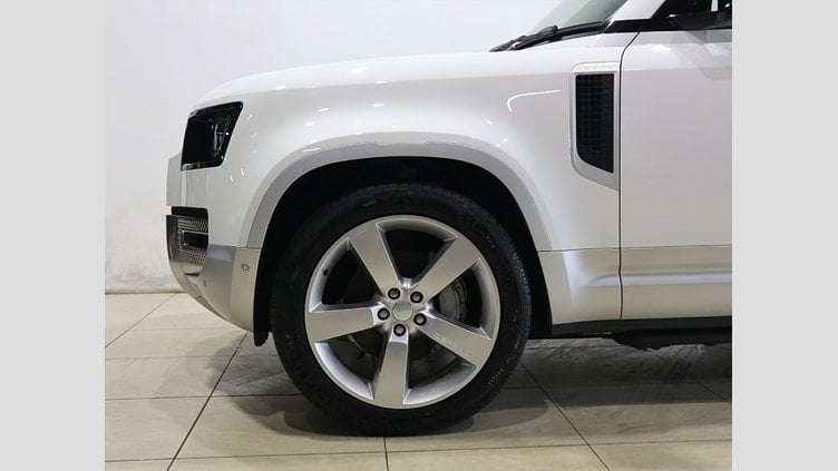 2023 認定中古車 Land Rover Defender 130 フジホワイト D300 AWD AUTOMATIC MHEV FIRST EDITION