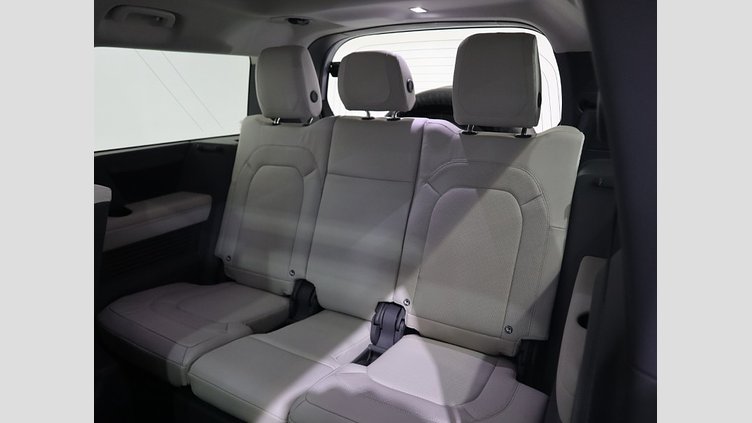 2023 認定中古車 Land Rover Defender 130 フジホワイト D300 AWD AUTOMATIC MHEV FIRST EDITION