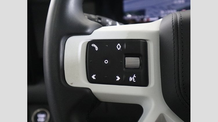 2023 認定中古車 Land Rover Defender 130 フジホワイト D300 AWD AUTOMATIC MHEV FIRST EDITION