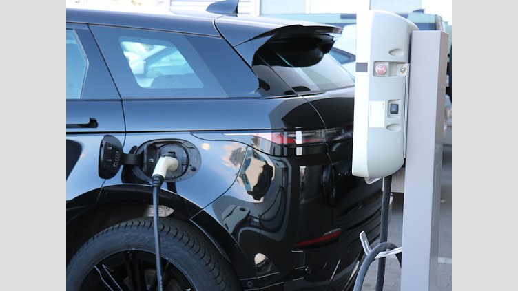 2024 認定中古車 Land Rover Range Rover Evoque サントリーニブラック P300eプラグインハイブリッド（ガソリン） DYNAMIC HSE