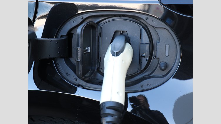 2024 認定中古車 Land Rover Range Rover Evoque サントリーニブラック P300eプラグインハイブリッド（ガソリン） DYNAMIC HSE
