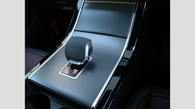 2024 認定中古車 Land Rover Range Rover Evoque サントリーニブラック P300eプラグインハイブリッド（ガソリン） DYNAMIC HSE