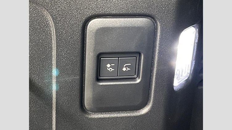 2024 認定中古車 Land Rover Defender 130 カルパチアングレイ D300 AWD（AT） X-DYNAMIC HSE
