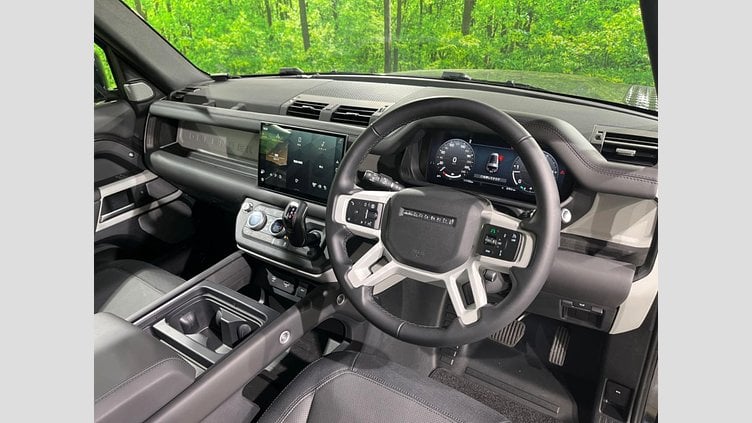 2024 認定中古車 Land Rover Defender 130 カルパチアングレイ D300 AWD（AT） X-DYNAMIC HSE