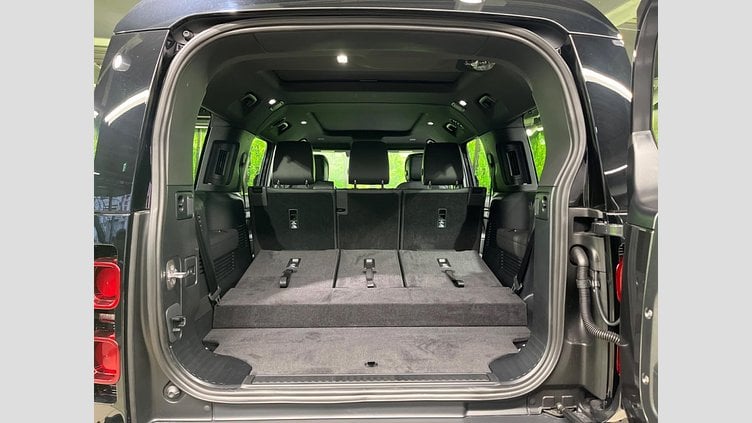 2024 認定中古車 Land Rover Defender 130 カルパチアングレイ D300 AWD（AT） X-DYNAMIC HSE