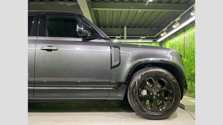 2024 認定中古車 Land Rover Defender 130 カルパチアングレイ D300 AWD（AT） X-DYNAMIC HSE