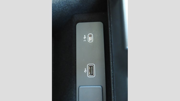 2024 認定中古車 Land Rover Range Rover Evoque オストゥーニパールホワイト D200マイルドハイブリッド（ディーゼル） スタンダードホイールベース DYNAMIC SE