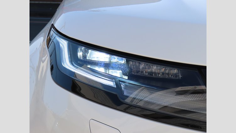 2024 認定中古車 Land Rover Range Rover Evoque オストゥーニパールホワイト D200マイルドハイブリッド（ディーゼル） スタンダードホイールベース DYNAMIC SE
