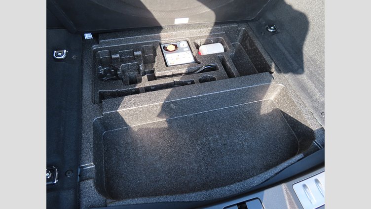 2024 認定中古車 Land Rover Range Rover Evoque オストゥーニパールホワイト D200マイルドハイブリッド（ディーゼル） スタンダードホイールベース DYNAMIC SE