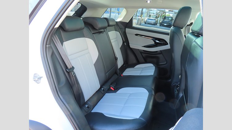 2024 認定中古車 Land Rover Range Rover Evoque オストゥーニパールホワイト D200マイルドハイブリッド（ディーゼル） スタンダードホイールベース DYNAMIC SE