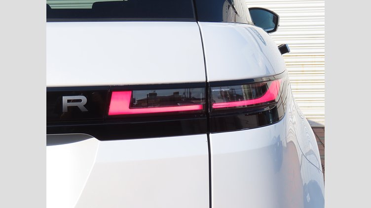 2024 認定中古車 Land Rover Range Rover Evoque オストゥーニパールホワイト D200マイルドハイブリッド（ディーゼル） スタンダードホイールベース DYNAMIC SE
