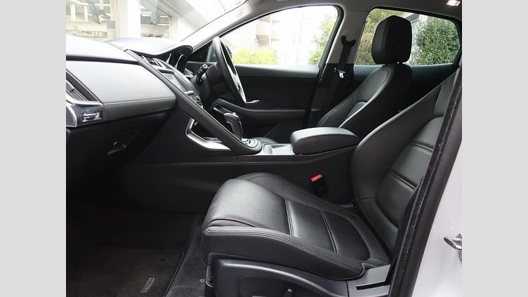 2019 認定中古車 Jaguar E-Pace フジホワイト P250 オートマチック全輪駆動 S