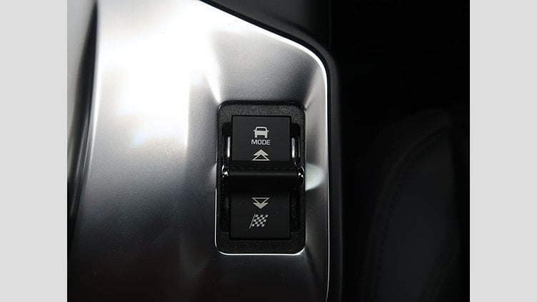 2019 認定中古車 Jaguar E-Pace フジホワイト P250 オートマチック全輪駆動 S