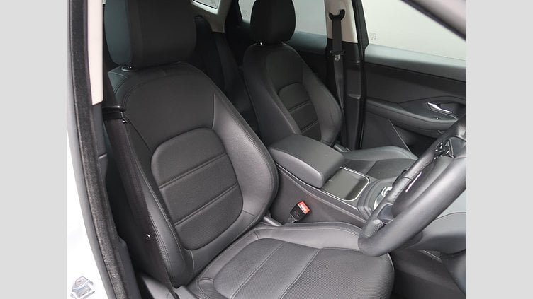 2019 認定中古車 Jaguar E-Pace フジホワイト P250 オートマチック全輪駆動 S