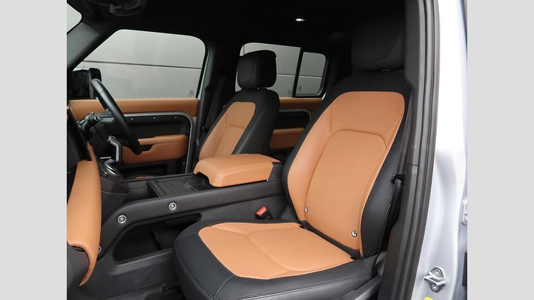 2023 認定中古車 Land Rover Defender 110 ハクバシルバー D300 AWD（AT） X-DYNAMIC HSE