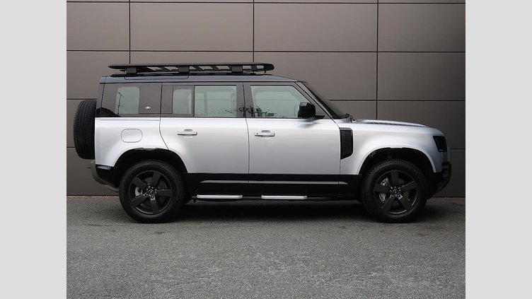 2023 認定中古車 Land Rover Defender 110 ハクバシルバー D300 AWD（AT） X-DYNAMIC HSE