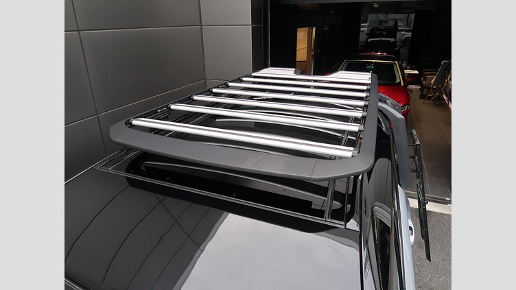 2023 認定中古車 Land Rover Defender 110 ハクバシルバー D300 AWD（AT） X-DYNAMIC HSE
