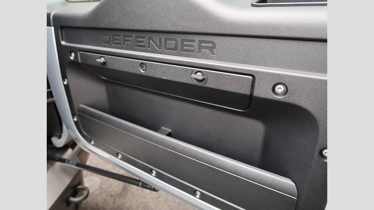 2023 認定中古車 Land Rover Defender 110 ハクバシルバー D300 AWD（AT） X-DYNAMIC HSE