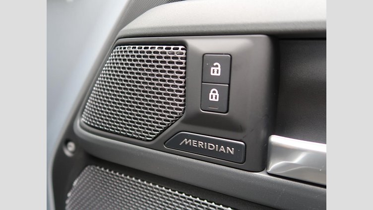 2023 認定中古車 Land Rover Defender 110 ハクバシルバー D300 AWD（AT） X-DYNAMIC HSE